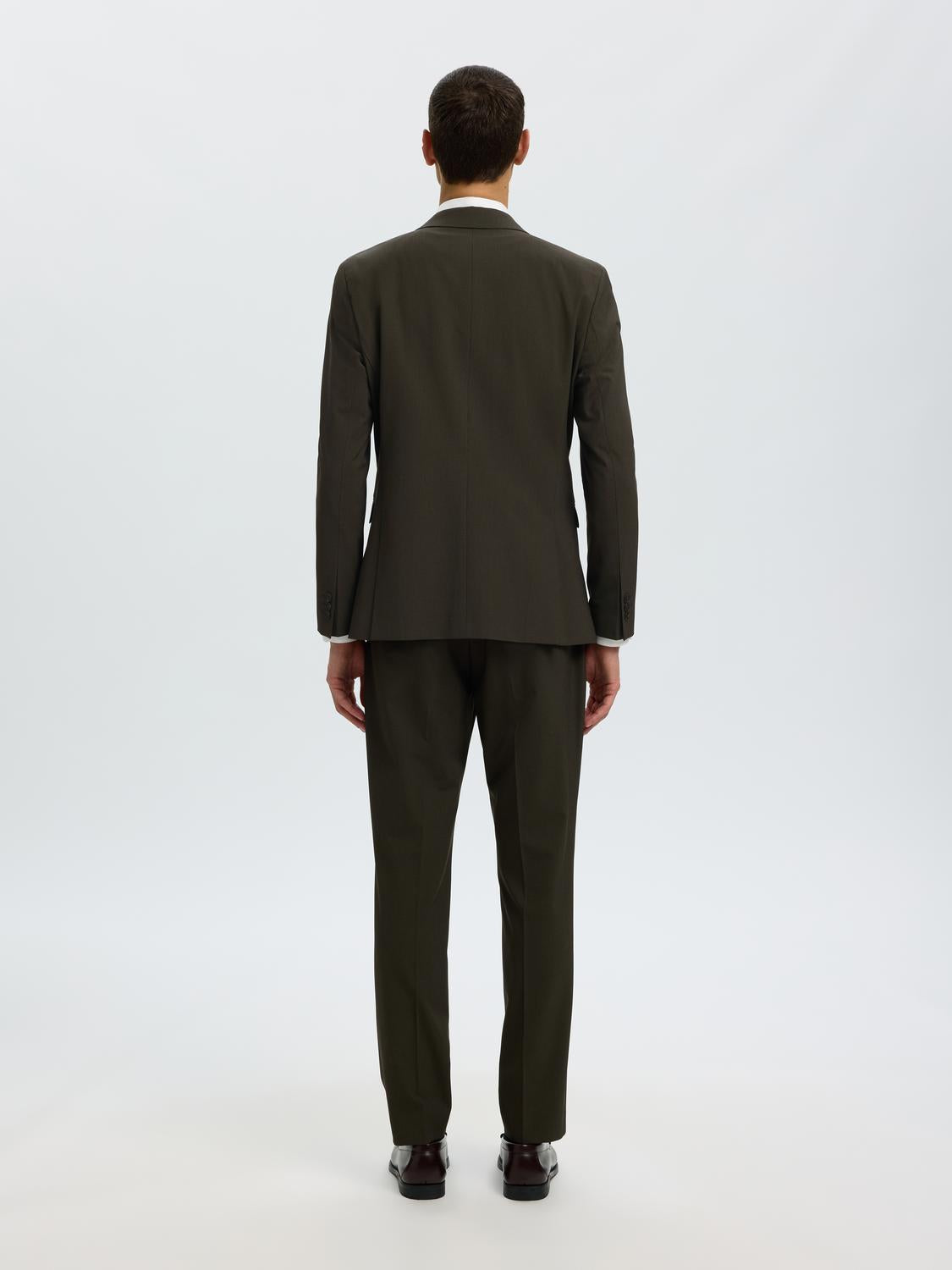 model_shot-back